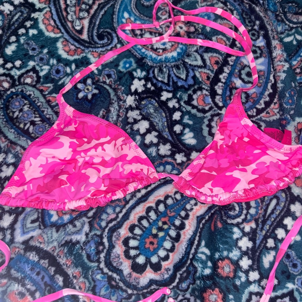 Never worn skims pink camo bikini top